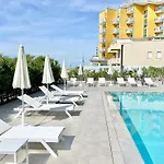 Tahiti Suite Frontemare - Jesolo - SOLO FAMIGLIE